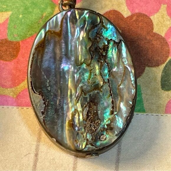 Mother of Pearl oval ellipse sterling silver drop earrings - Picture 6 of 8